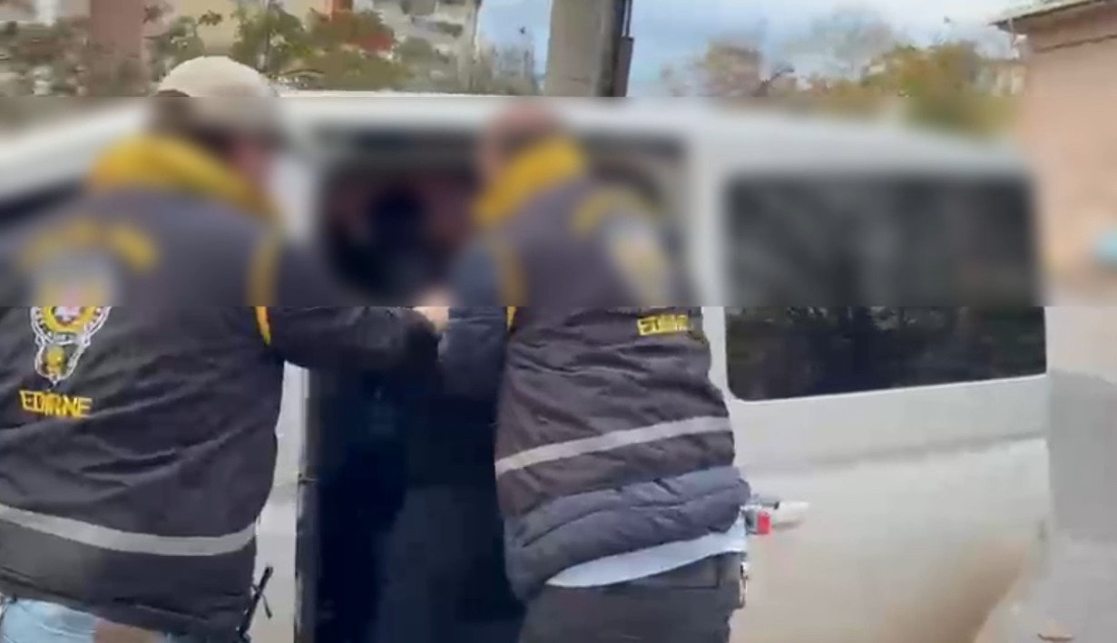 Edirne’de 41 yıl kesinleşmiş hapis cezası bulunan firari operasyonla yakalandı