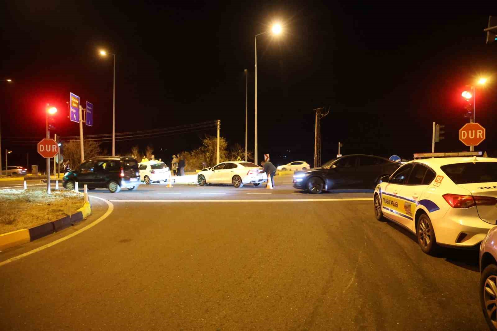 Nevşehir’de kırmızı ışık ihlali kazaya neden oldu: 2 yaralı