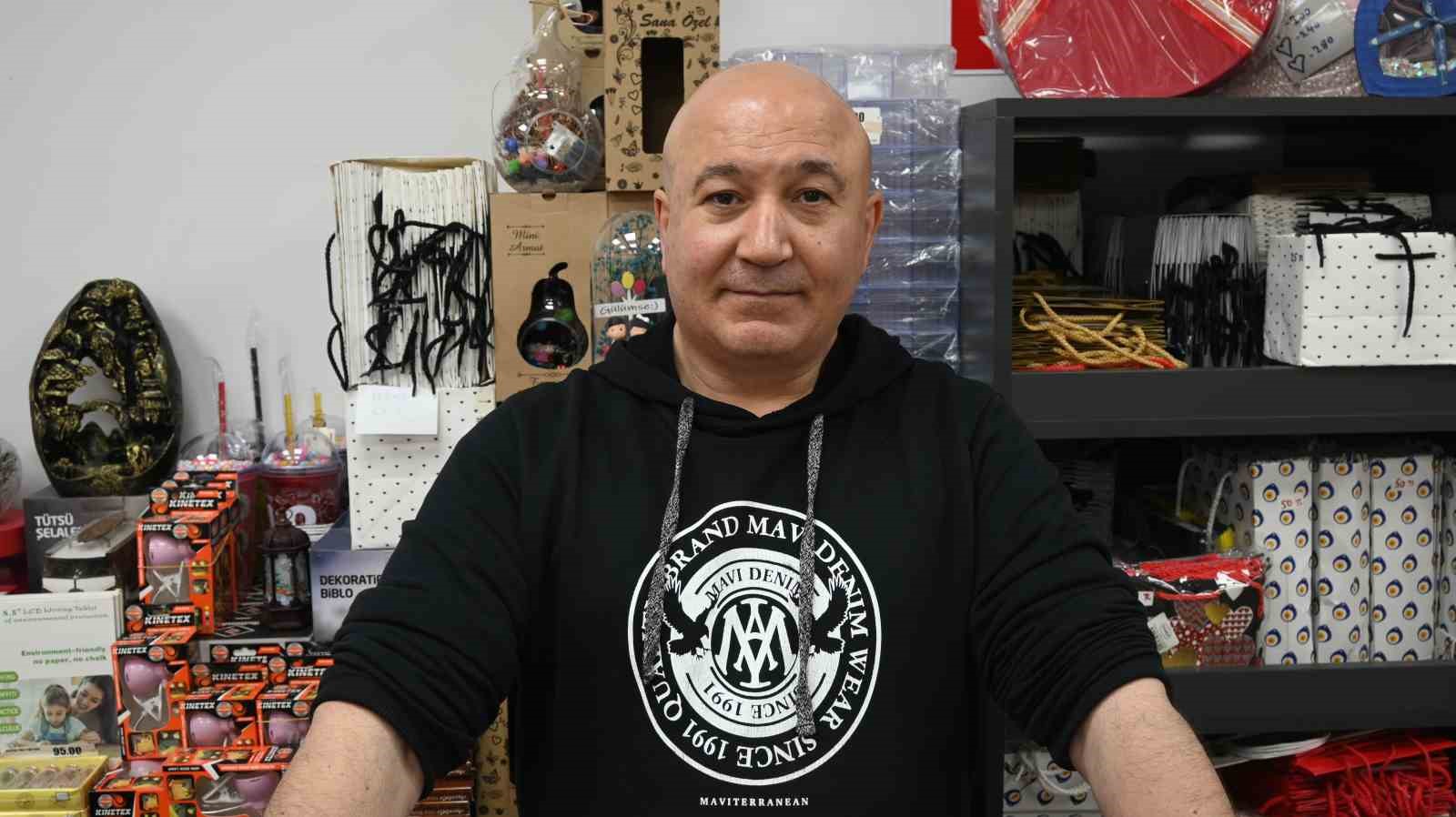 Yılbaşı öncesi hediyelik eşya ve süsleme talebi arttı