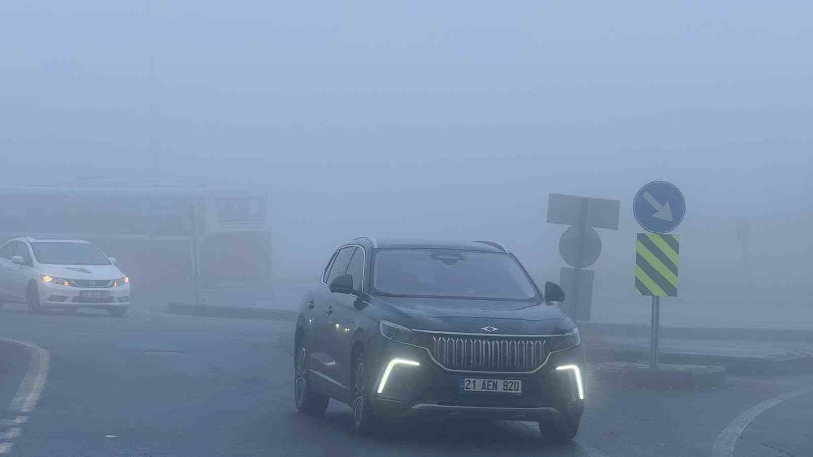 Diyarbakır’da uçak seferlerine sis engeli