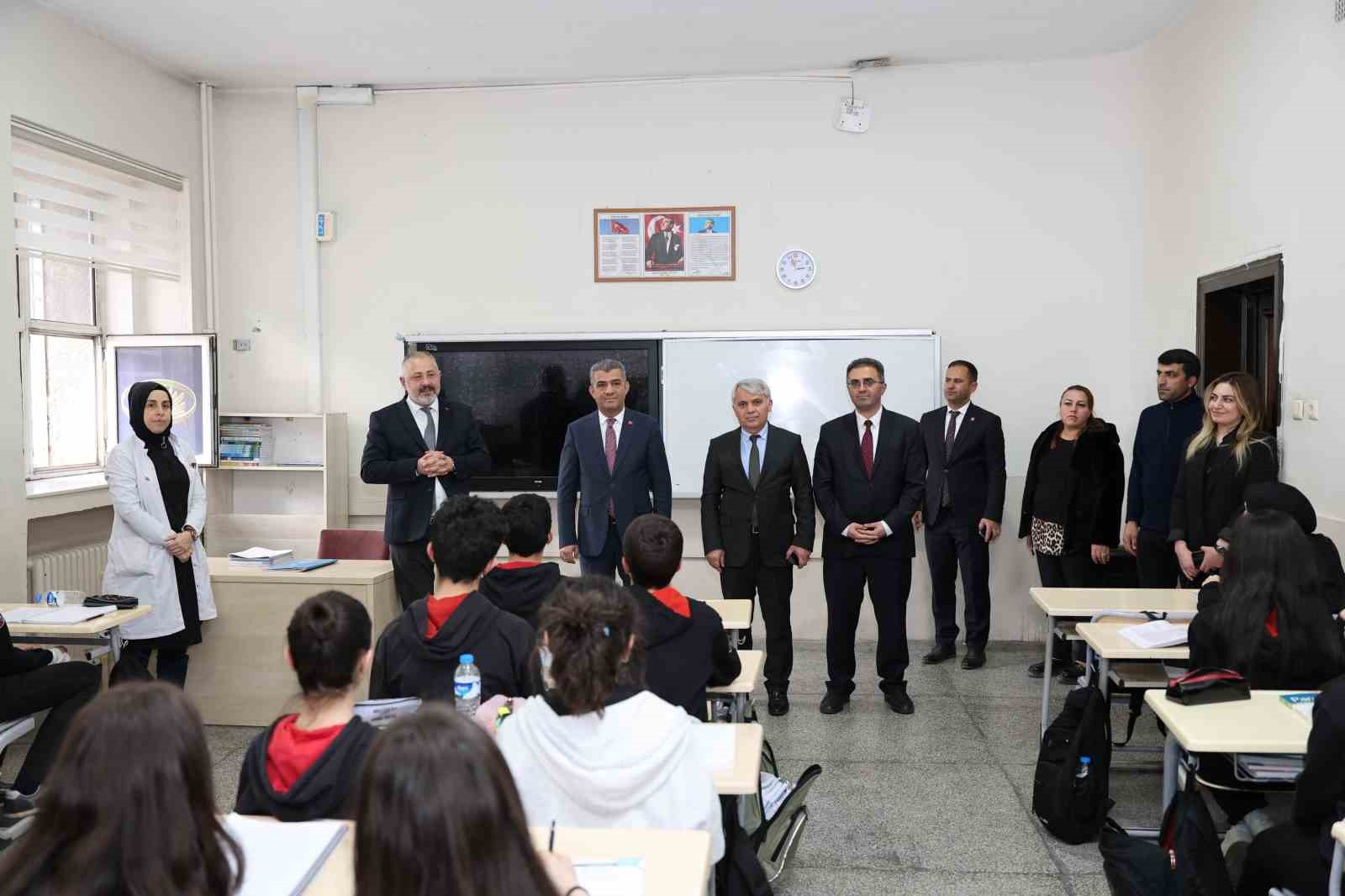 Genel Müdürden mezun olduğu okula anlamlı