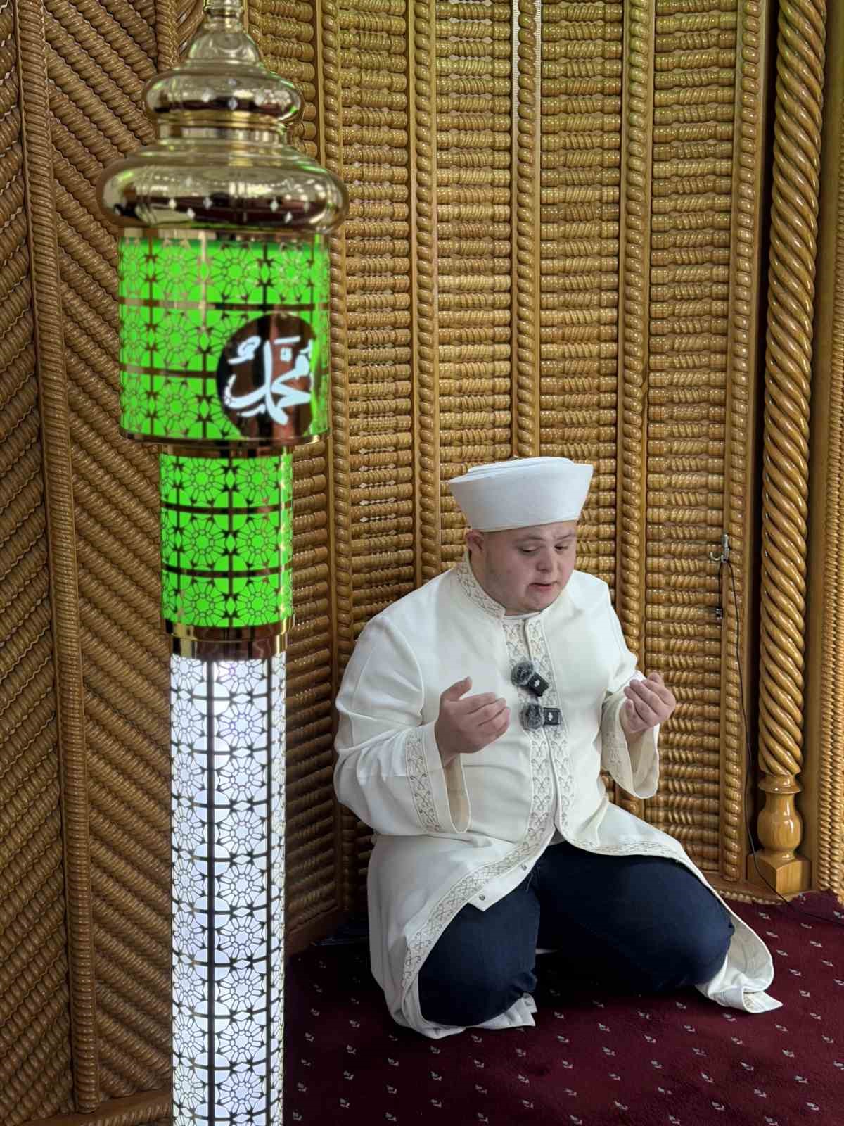 Down sendromlu Fırat’ın camideki vaazı ilgi gördü