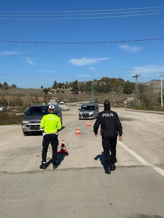 Yenipazar’da trafik güvenliği denetimleri aralıksız sürdürülüyor