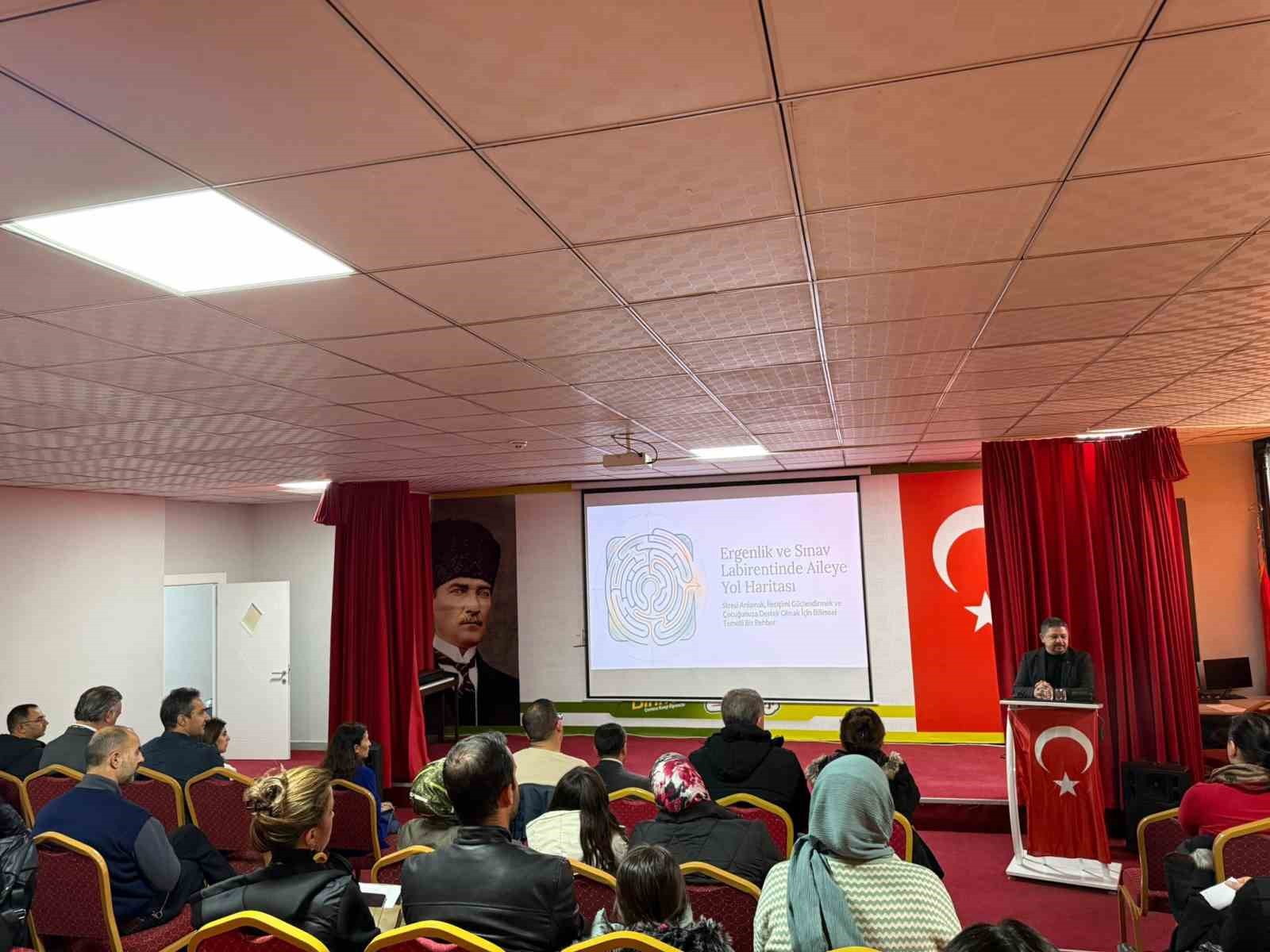 Çamlıca Koleji’nde "Aile ve Çocuk İletişimi" semineri