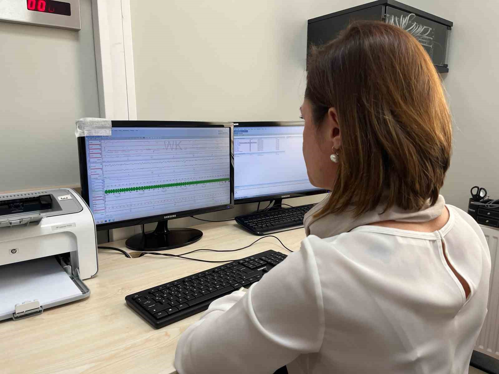 Kronik uyku yoksunluğu alzheimera yol açabilir
