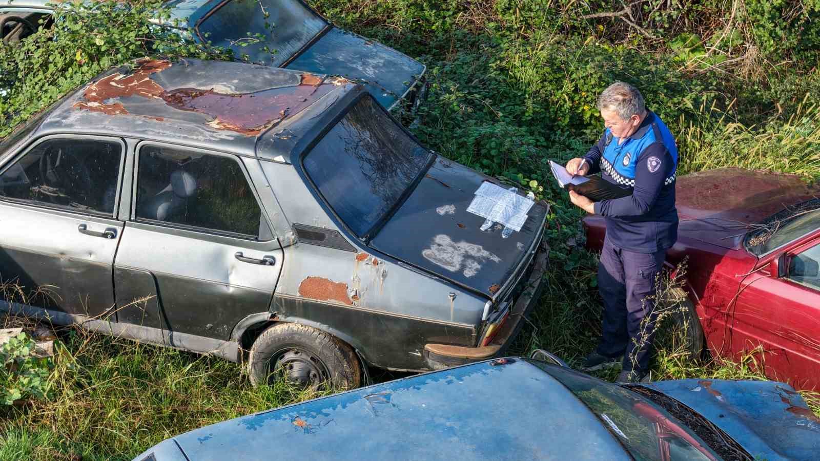 Başiskele’de hurda araçlar toplanıyor