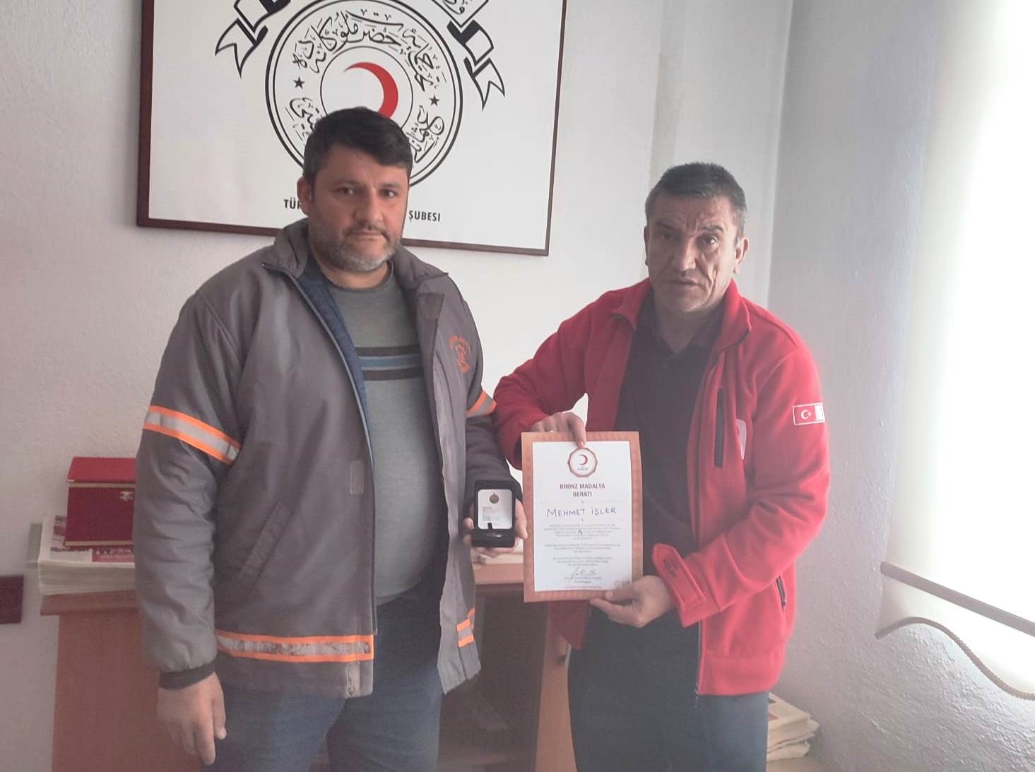 Hisarcık’ta 10 kez kan bağışladı bronz madalya aldı