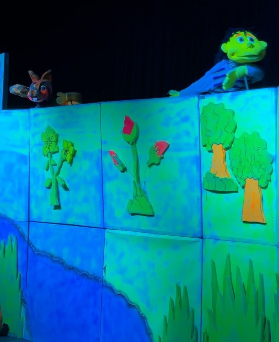 Ankara’da hem çocuklara hem yetişkinlere tiyatro gösterimi