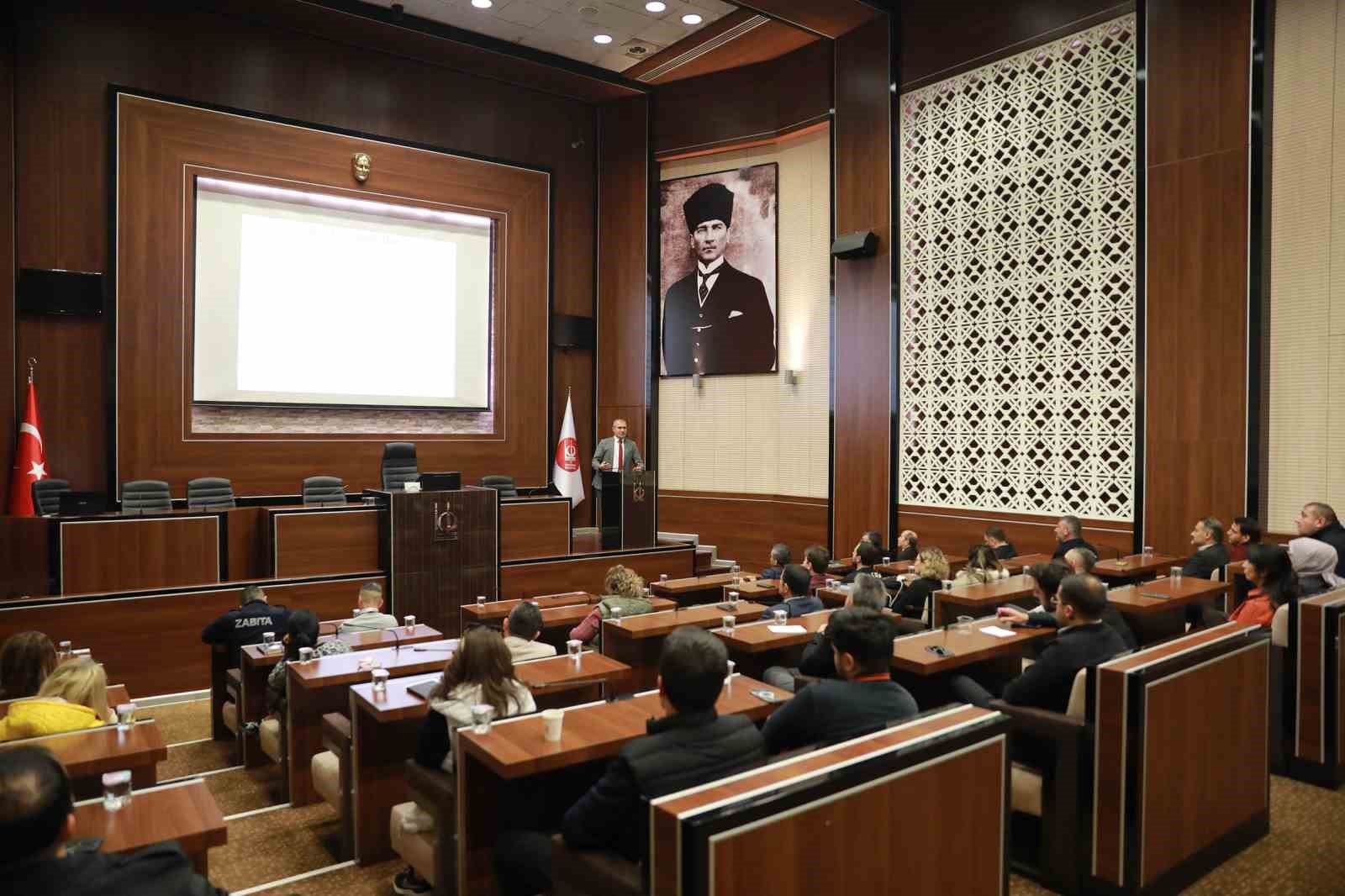 Ke&ccedil;i&ouml;ren Belediyesi personeline taşınmaz mal y&ouml;netimi eğitimi
