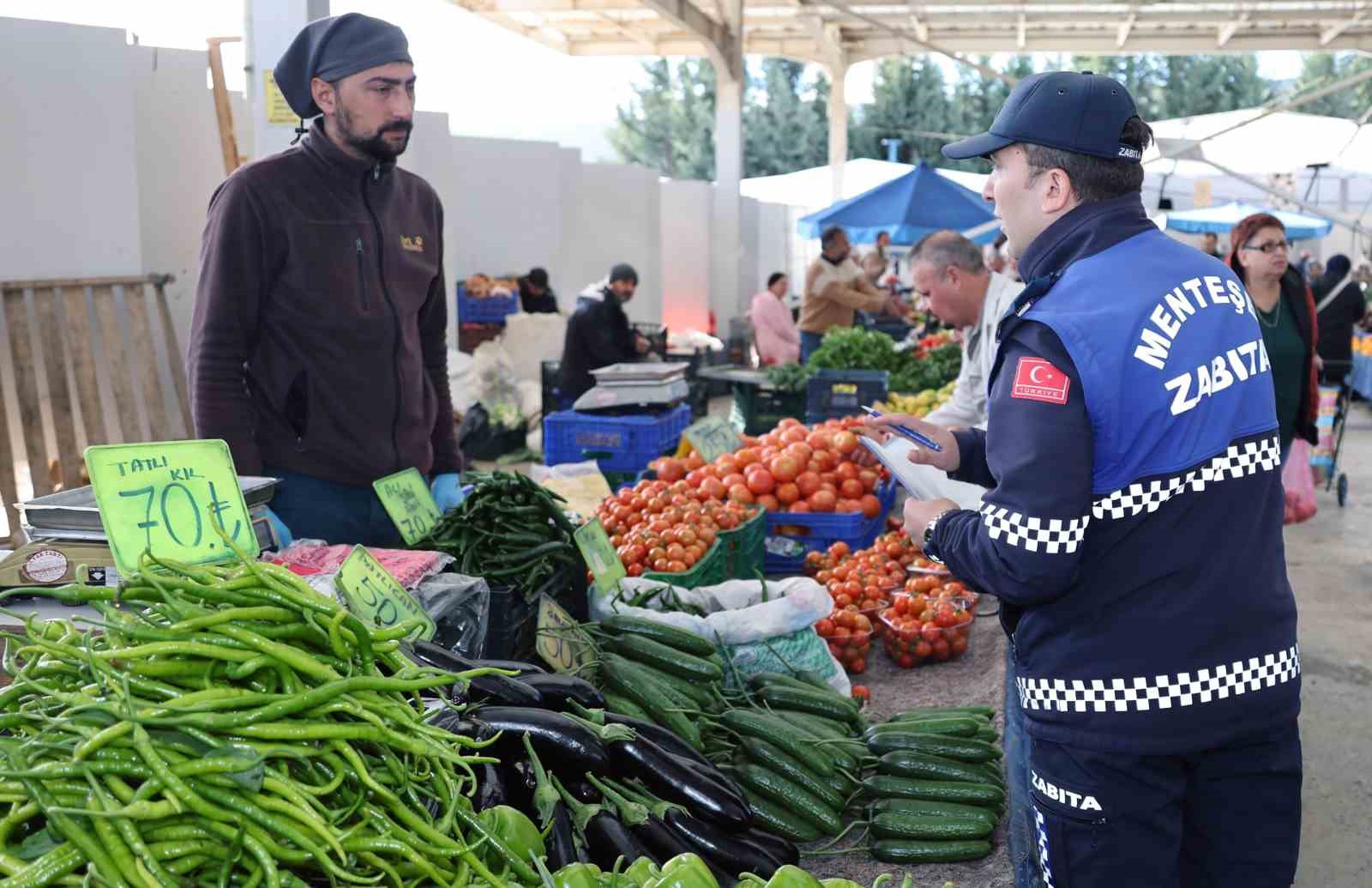 Menteşe Belediye Zabıtasından etiket denetimi
