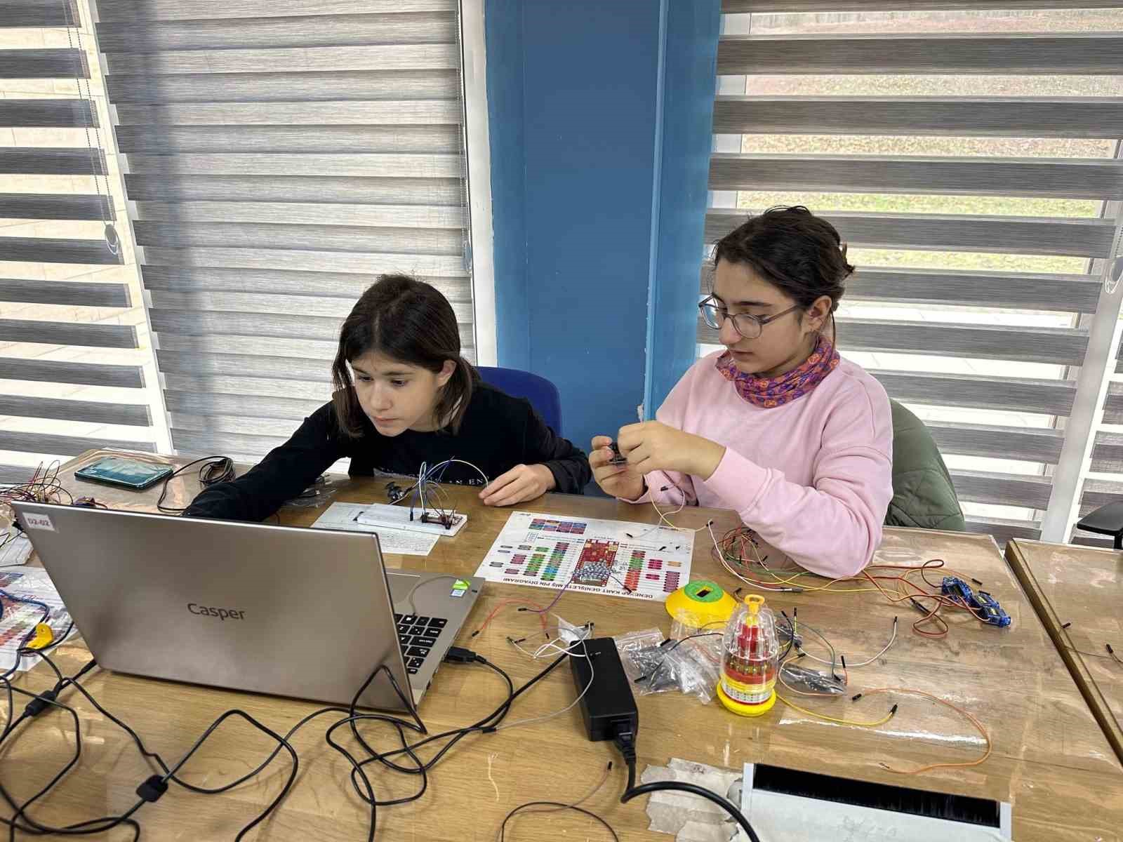 ’Deneyap Teknoloji Atölyesi’nde çalışmalar sürüyor
