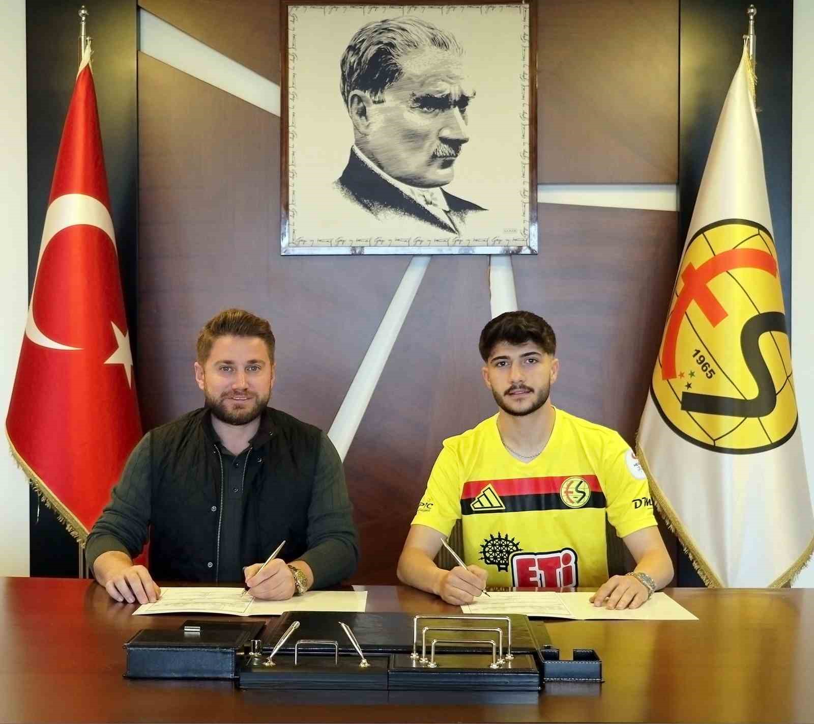Eskişehirspor’dan orta sahaya takviye