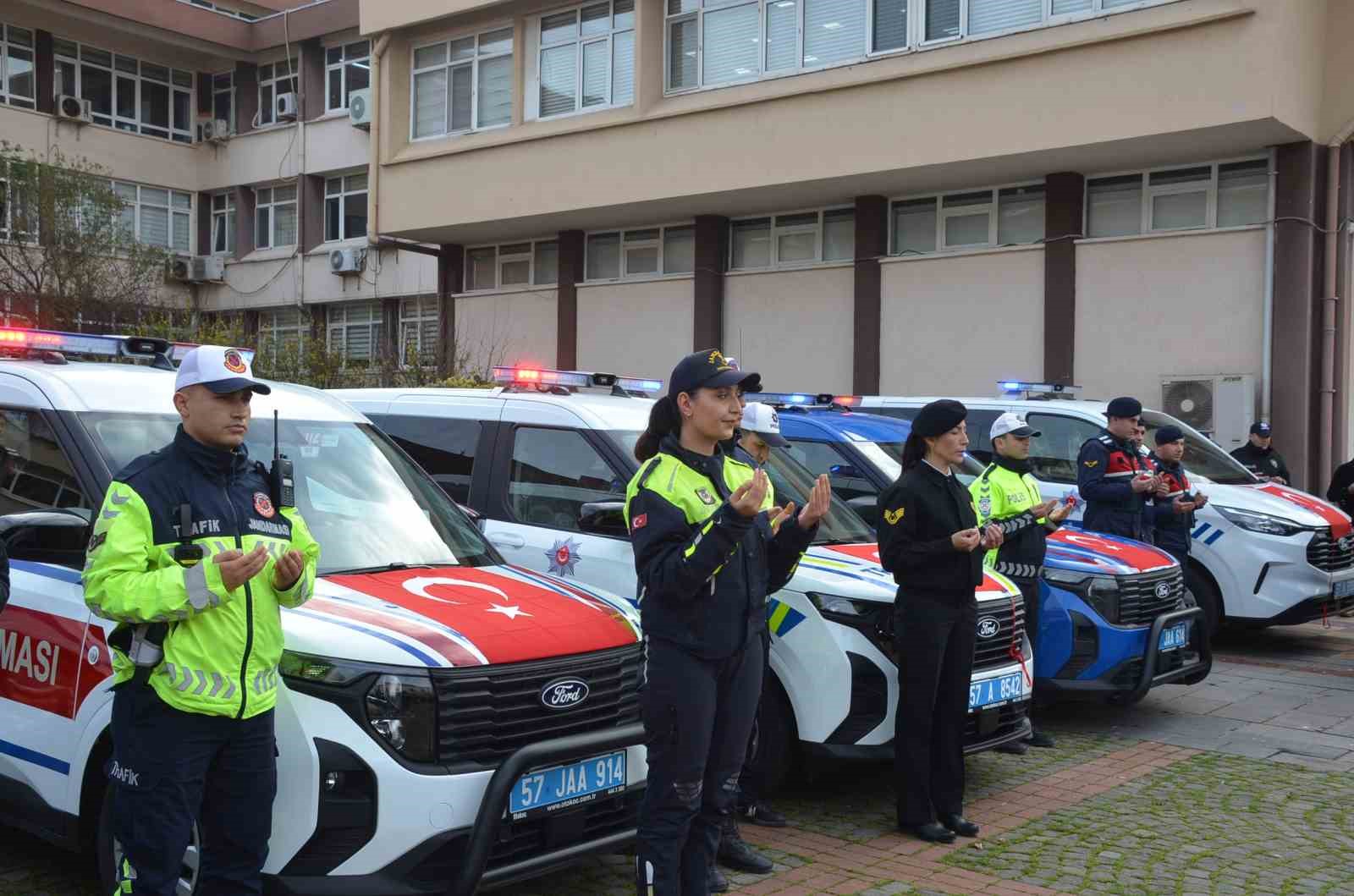 Sinop’ta emniyet ve jandarmaya 19 yeni araç tahsis edildi