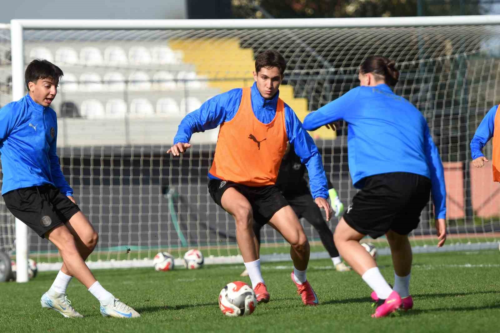 Manisa FK, Serikspor hazırlıklarına çarşamba günü başlayacak