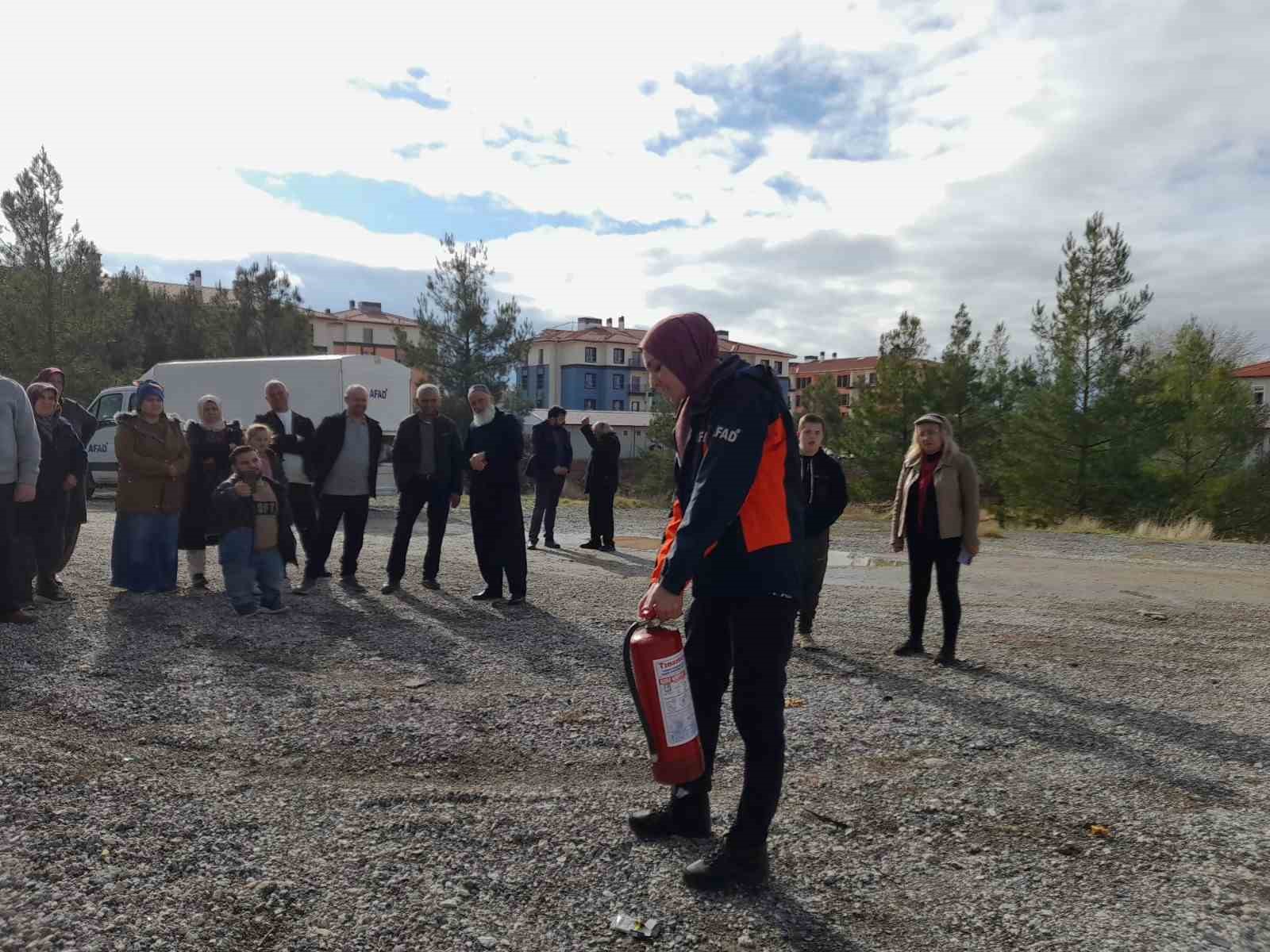 Vatandaşlara afet farkındalık eğitimi verildi
