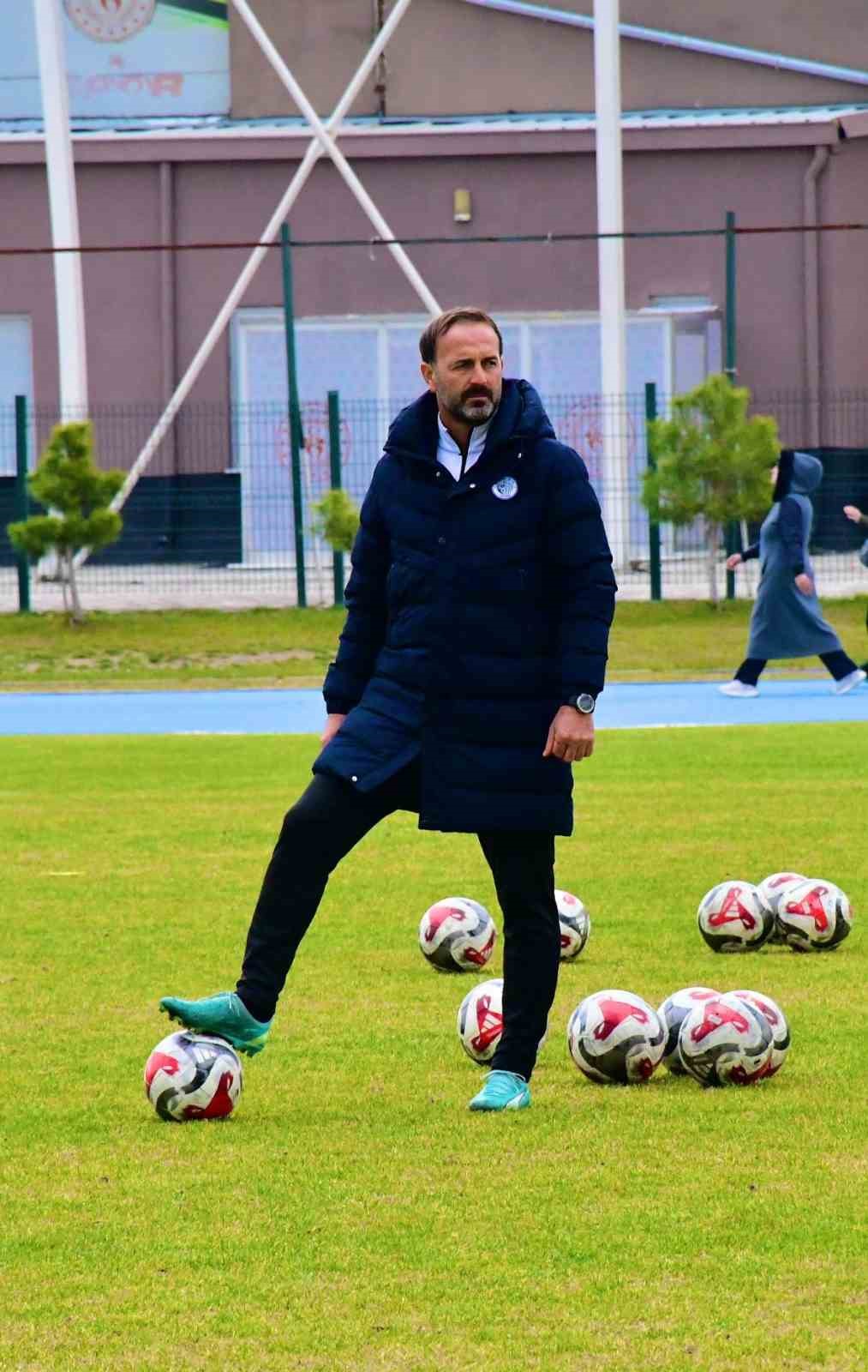 Erciyes 38 FK’da Adem Çak ile ilk antrenman