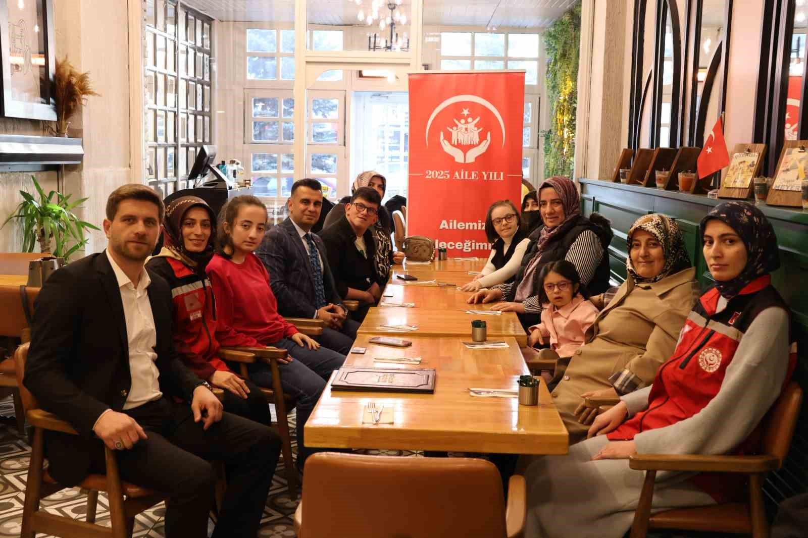 Aile ve Sosyal Hizmetler İl Müdürü Hasan Aykut: &quot;Sevgi köprüsü ile gönülden gönüle bağ kuruyoruz&quot;