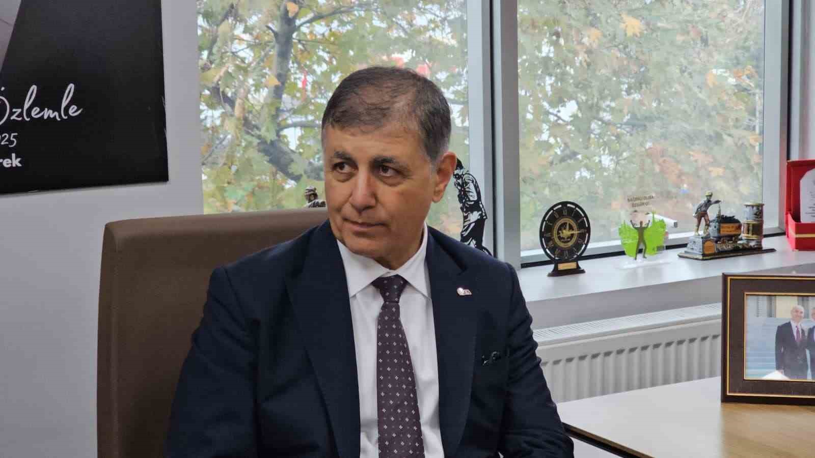 ’Çıplak ayak’ eylemine Başkan Cemil Tugay’dan yanıt
