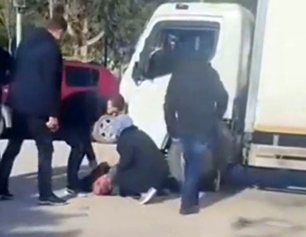 Kamyonet yayaya çarptı: 1 yaralı