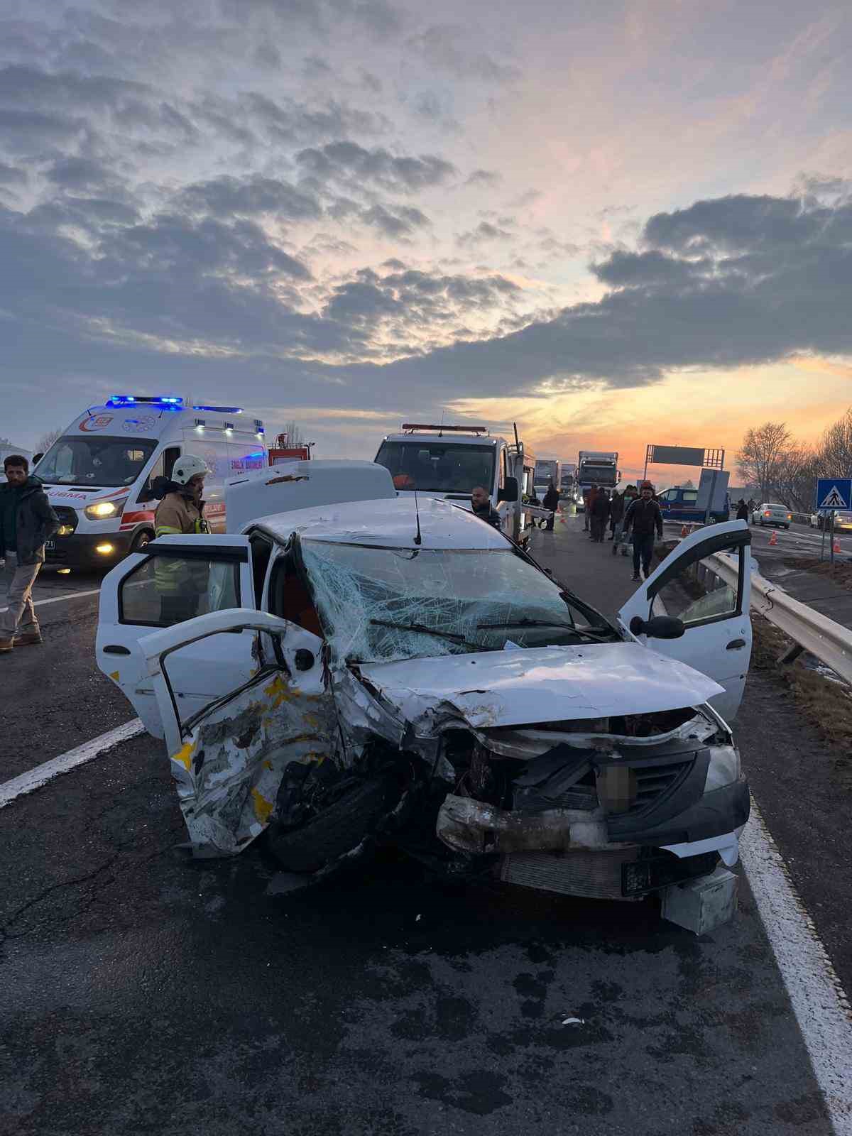 Kars’ta trafik kazası: 3 yaralı