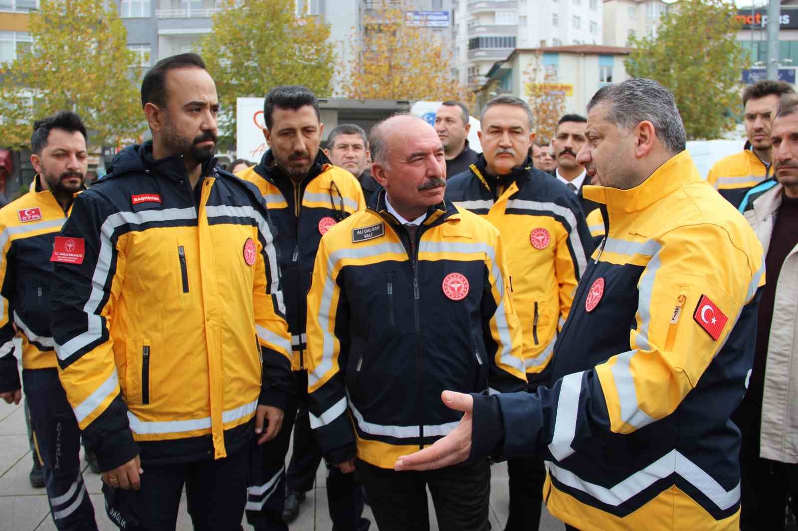 Vali Çalgan: ’Acil sağlık talebinde müdahaleyi kent merkezinde ortalama 5.7 dakikaya kadar indirdik’