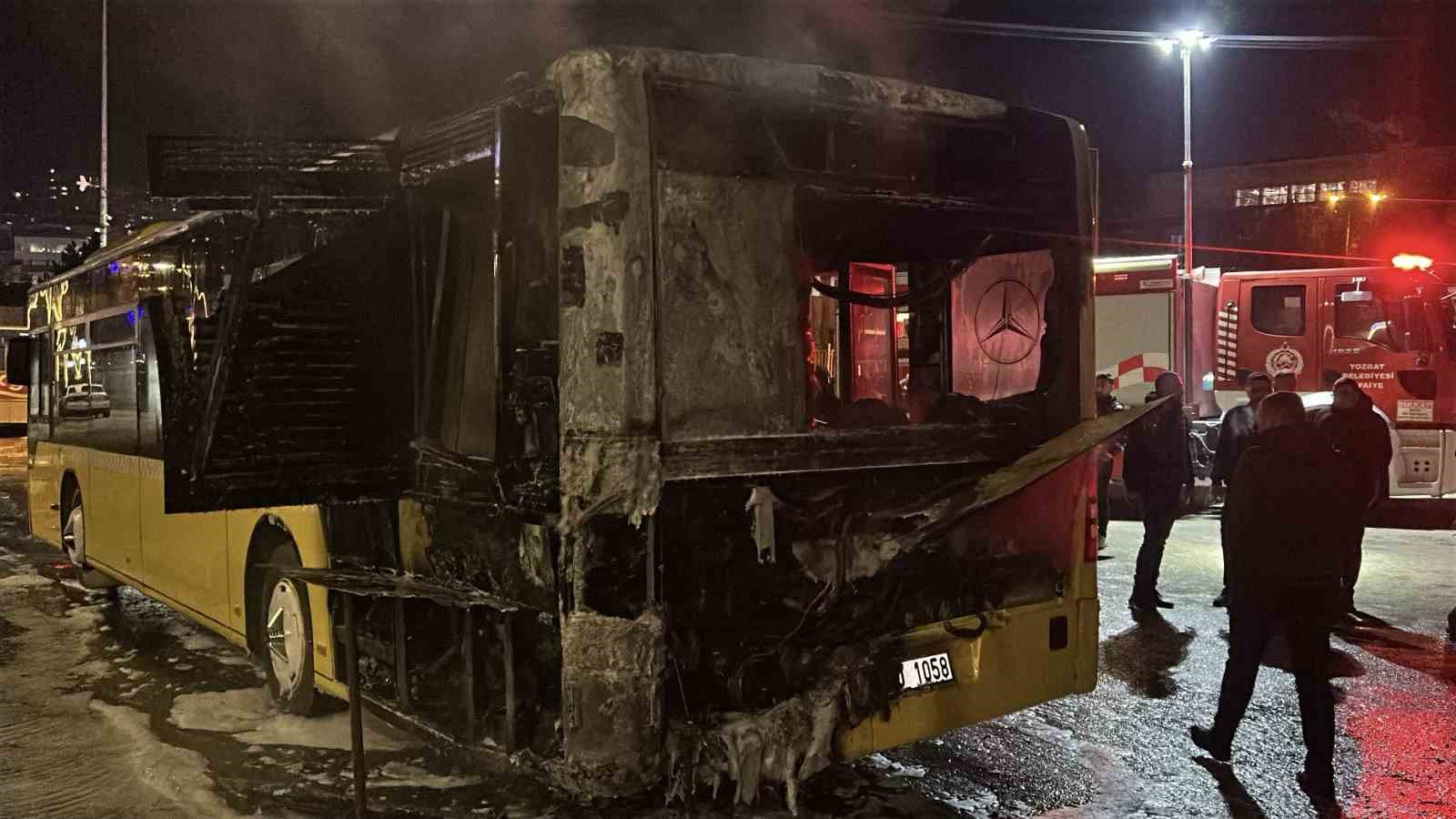 Yozgat’ta özel halk otobüsü yandı
