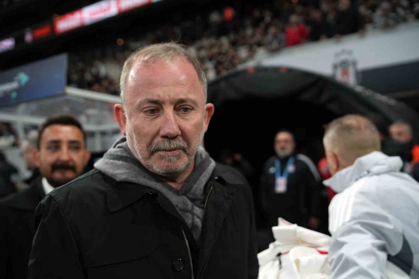 Tüpraş Stadyumu’nda ‘istifa’ sesleri