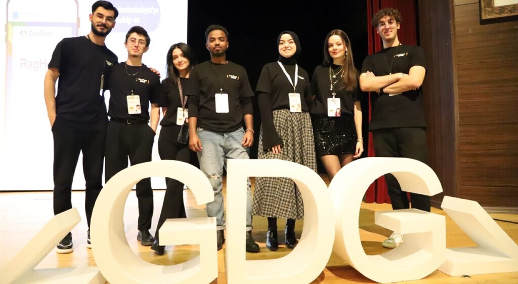 Kütahya’daki ’Devfest’25’ etkinliği teknoloji tutkunlarını bir araya getirdi