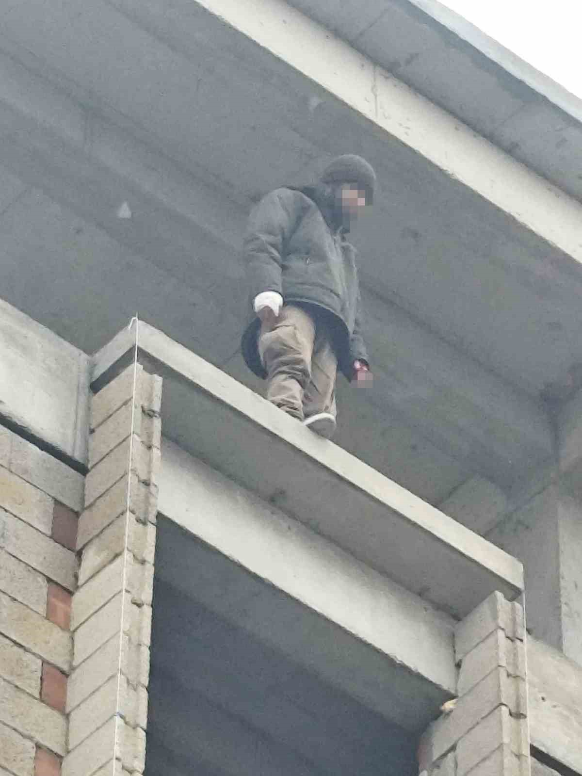 Erzurum Horasan’da intihar girişimi: Ekipler son anda ikna etti