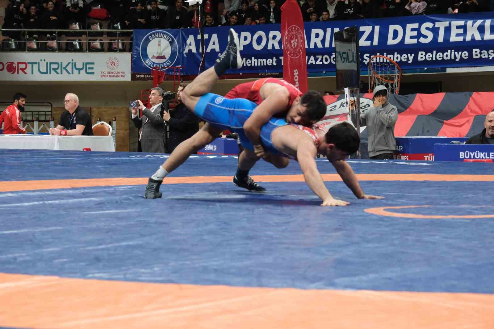 T&uuml;rkiye G&uuml;reş Şampiyonası Gaziantep&rsquo;te başladı
