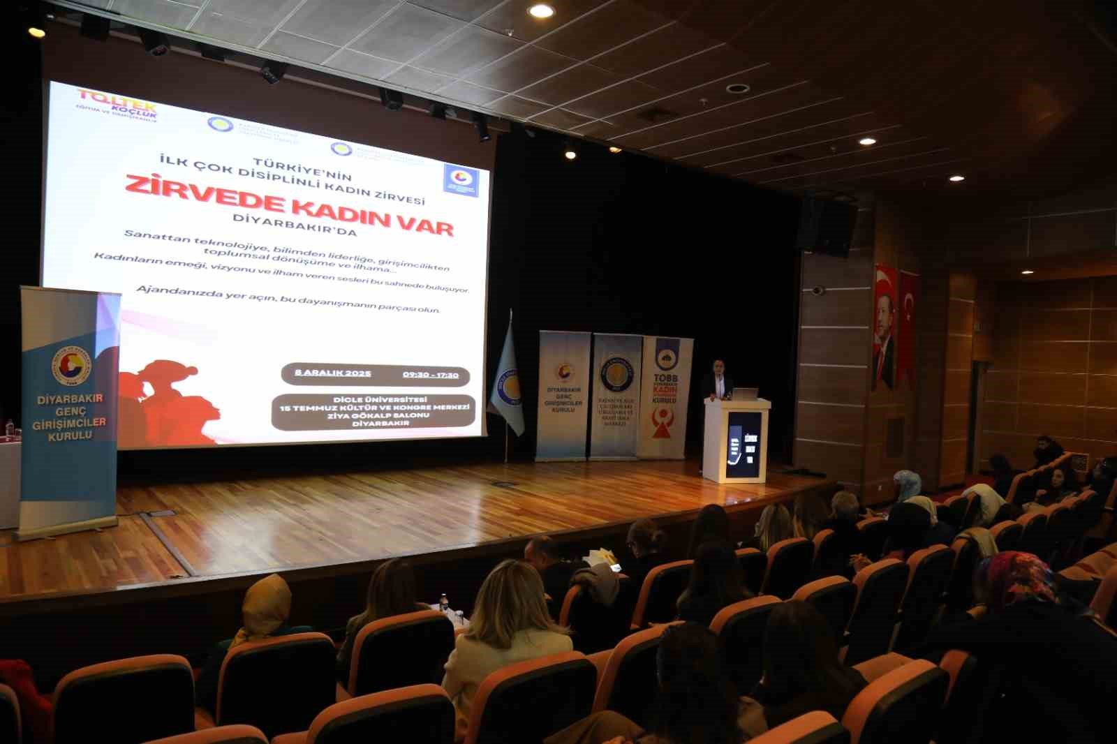 Diyarbakır&rsquo;da "Zirvede Kadın Var" etkinliği d&uuml;zenlendi
