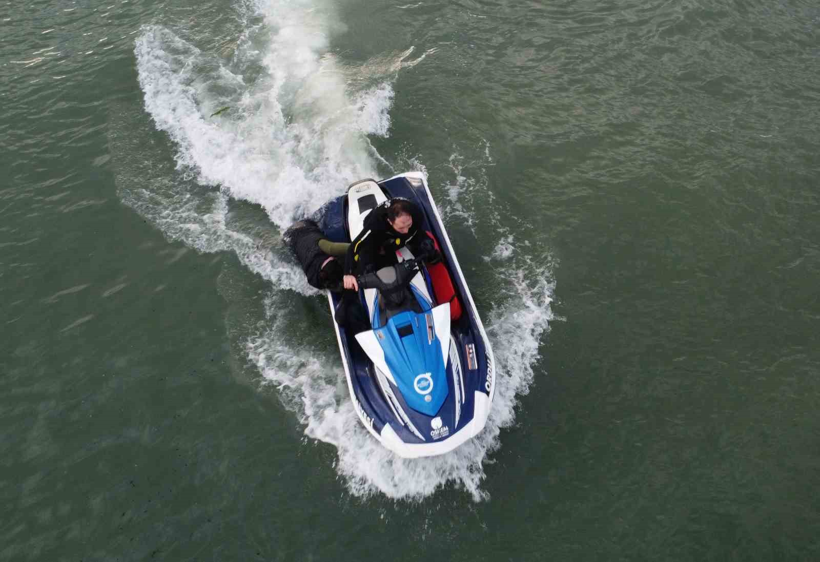 Ordu&rsquo;da denize atlayan kadını itfaiye kurtardı
