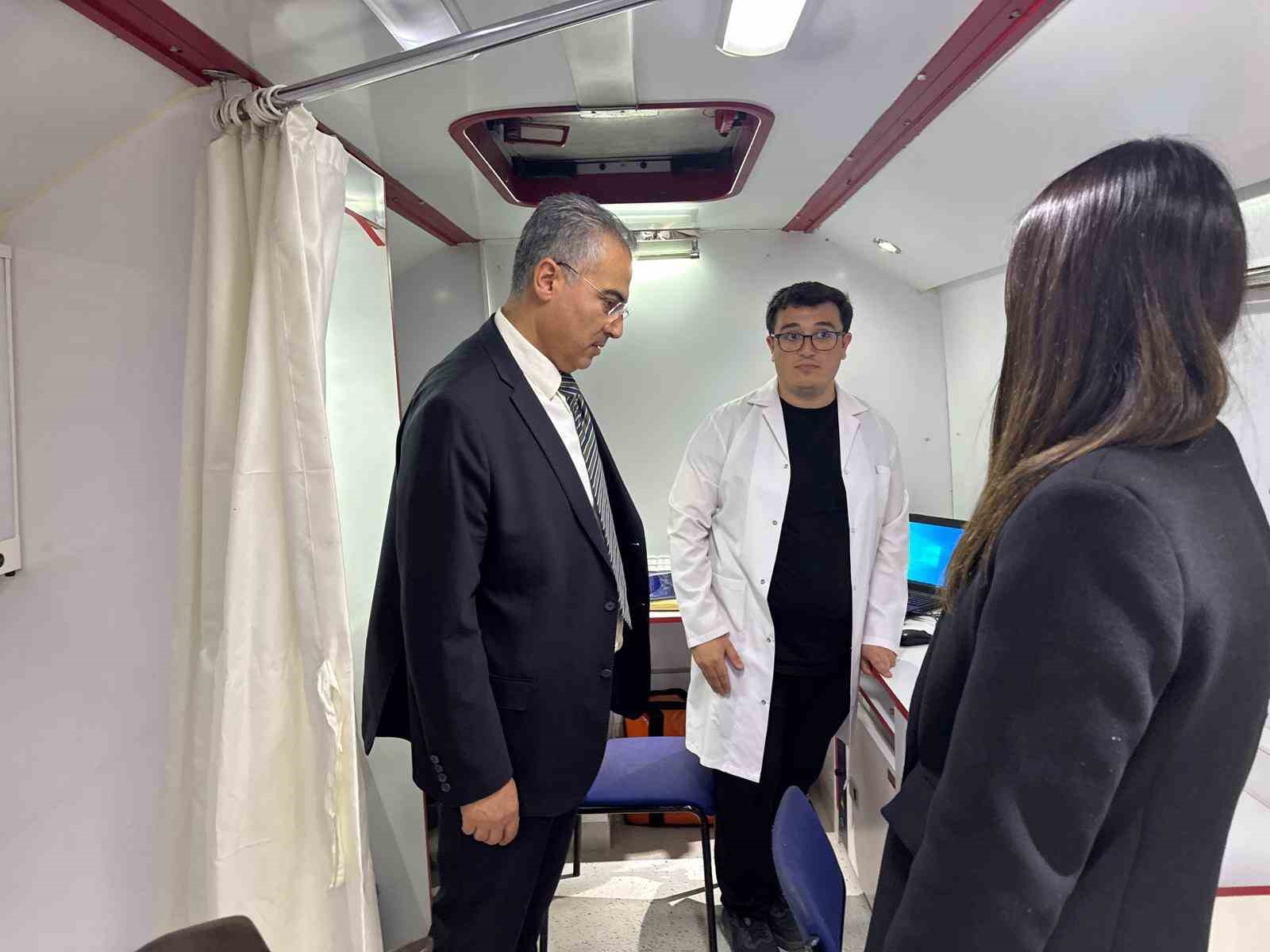 Diyarbakır&rsquo;da sigarayla m&uuml;cadele sokağa taşındı
