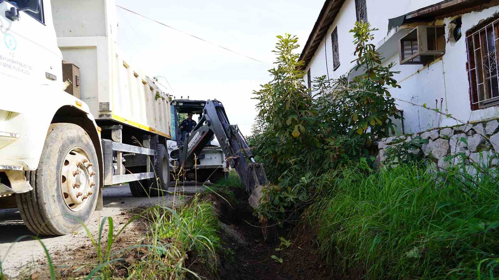 MUSKİ, Ortaca, Bah&ccedil;elievler ve Ok&ccedil;ular Mahallelerinin yağmur suyu hatlarını yeniliyor
