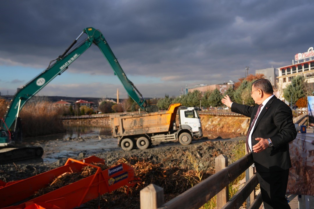 Mogan Gölü’nde 2. etap temizlik çalışmaları tamamlandı