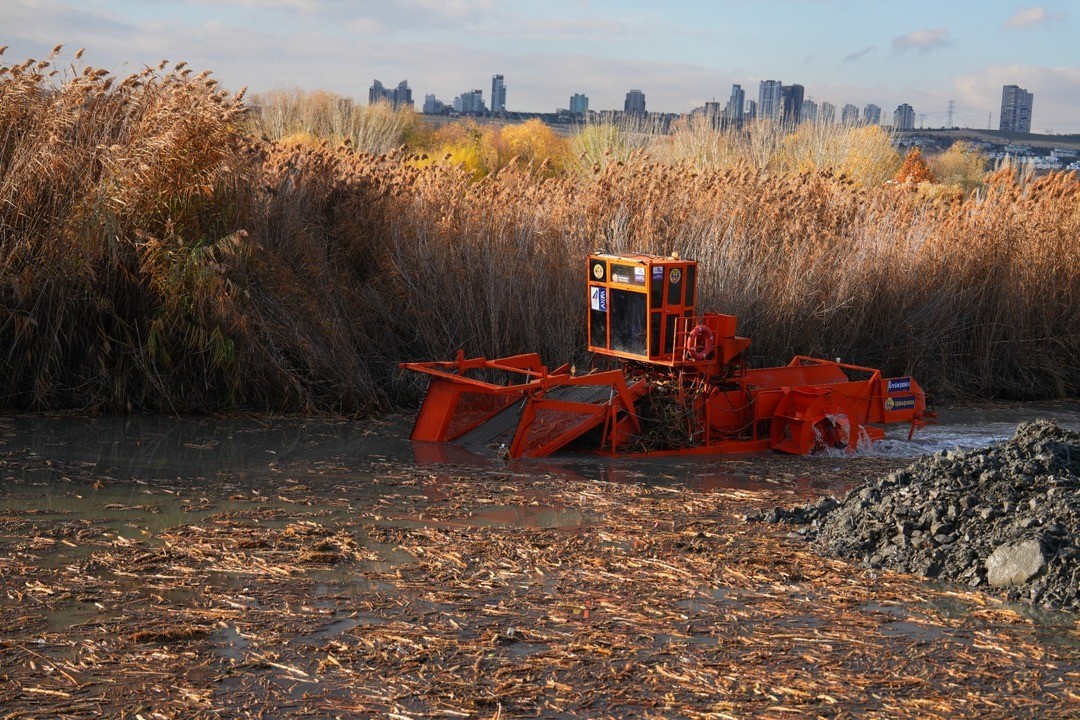 Mogan G&ouml;l&uuml;&rsquo;nde 2. etap temizlik &ccedil;alışmaları tamamlandı
