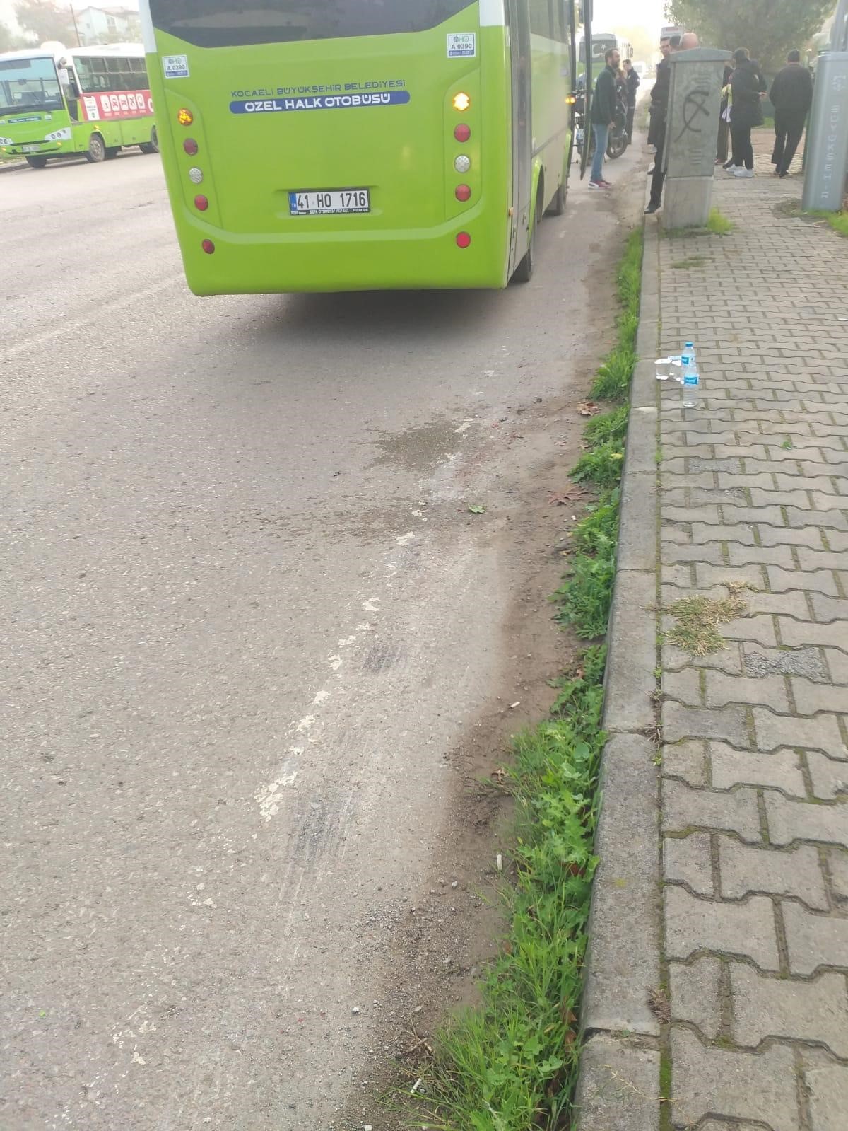 Otob&uuml;s&uuml;n altında s&uuml;r&uuml;klenen kadından acı haber
