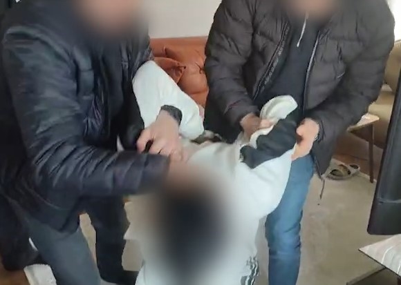 15 dosyadan aranan şahıs yakalandı
