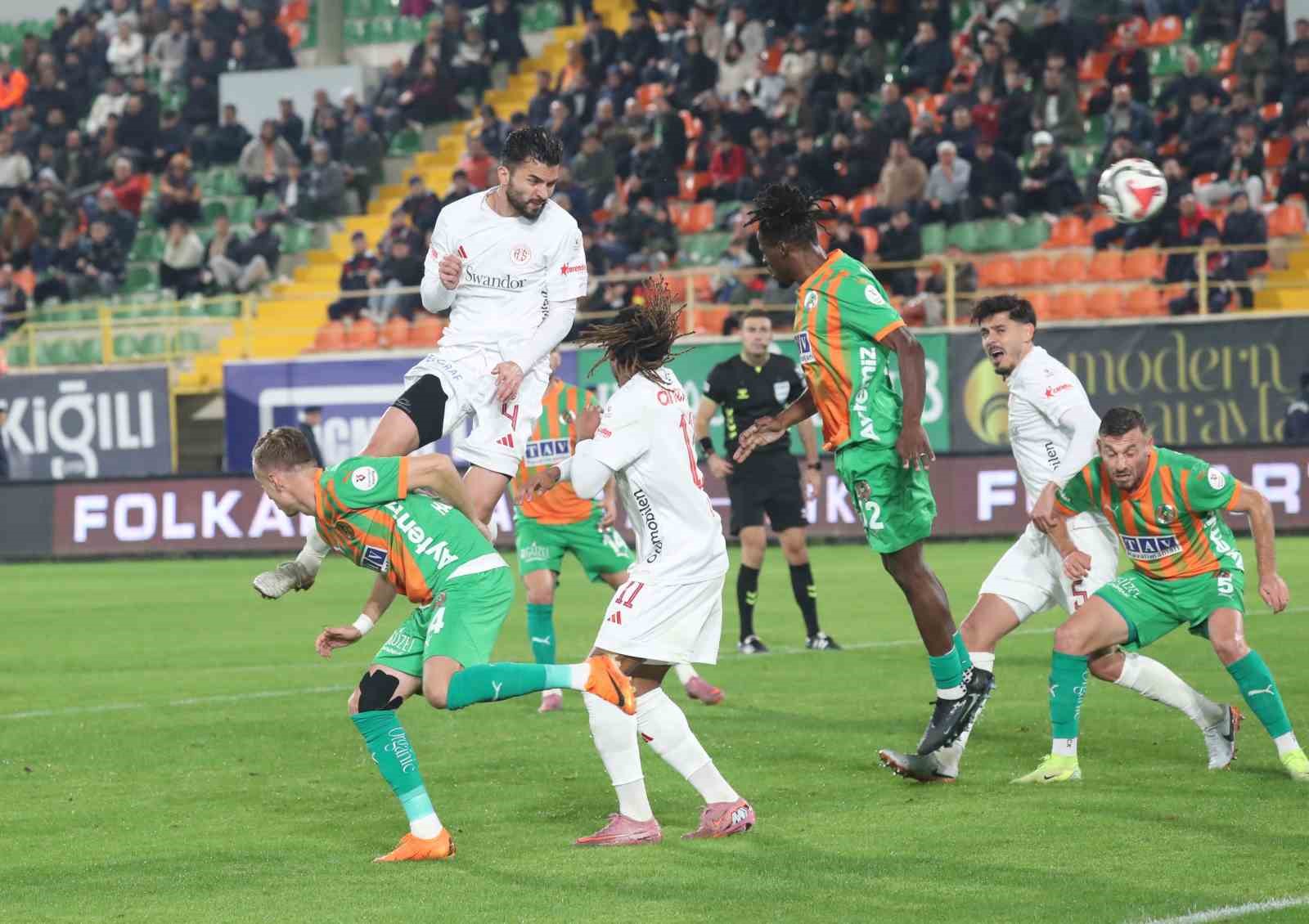 Trendyol Süper Lig: Alanyaspor: 0 - Antalyaspor: 0 (Maç sonucu)