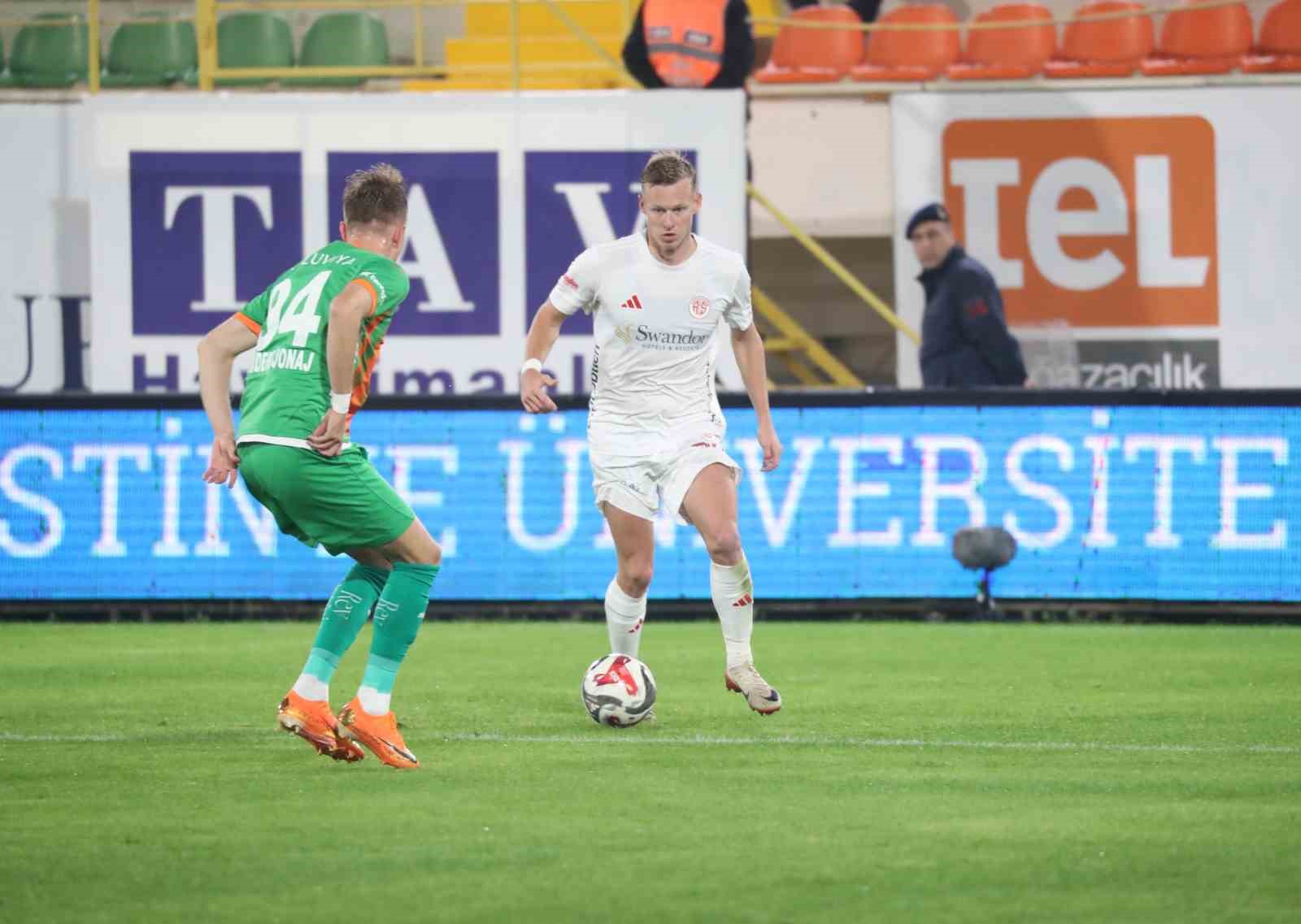Trendyol Süper Lig: Alanyaspor: 0 - Antalyaspor: 0 (Maç sonucu)
