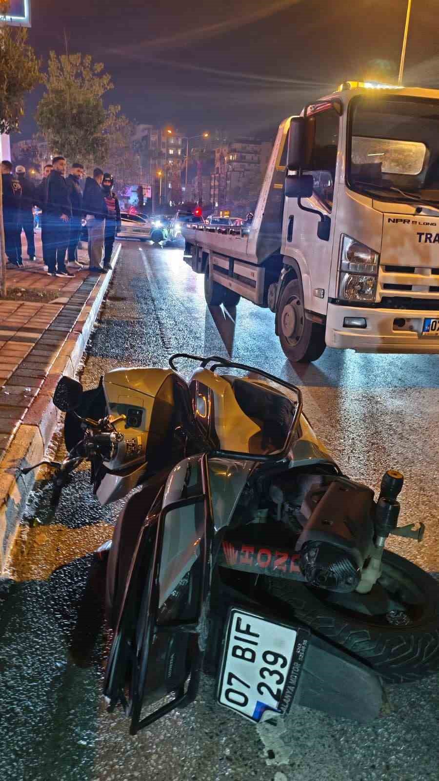 Kamyon ile çarpışan motosikletin 17 yaşındaki sürücüsü hayatını kaybetti
