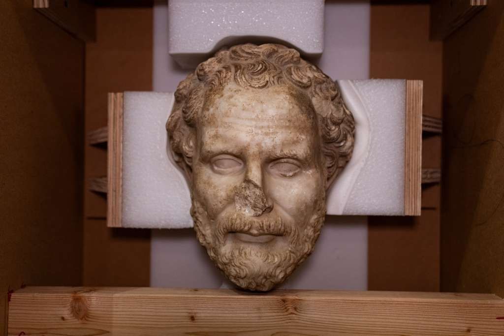 Boubon’un Kayıp İmparatoru, Mermer Demosthenes Başı ve düver pişmiş toprak levhaları Türkiye’ye dönüyor