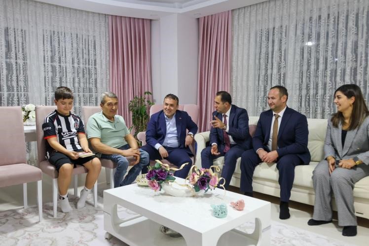 Vali Sözer’den Bilecik’te hane ziyareti