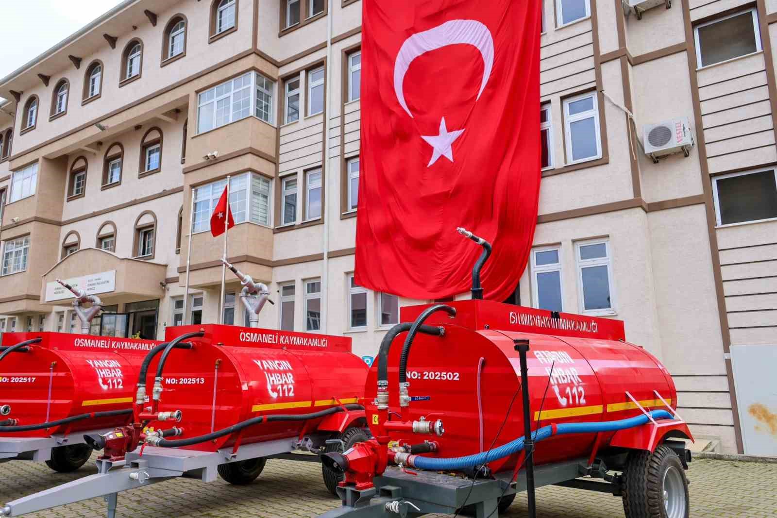 Bilecik’te 20 yeni yangın söndürme tankeri köylere teslim edildi