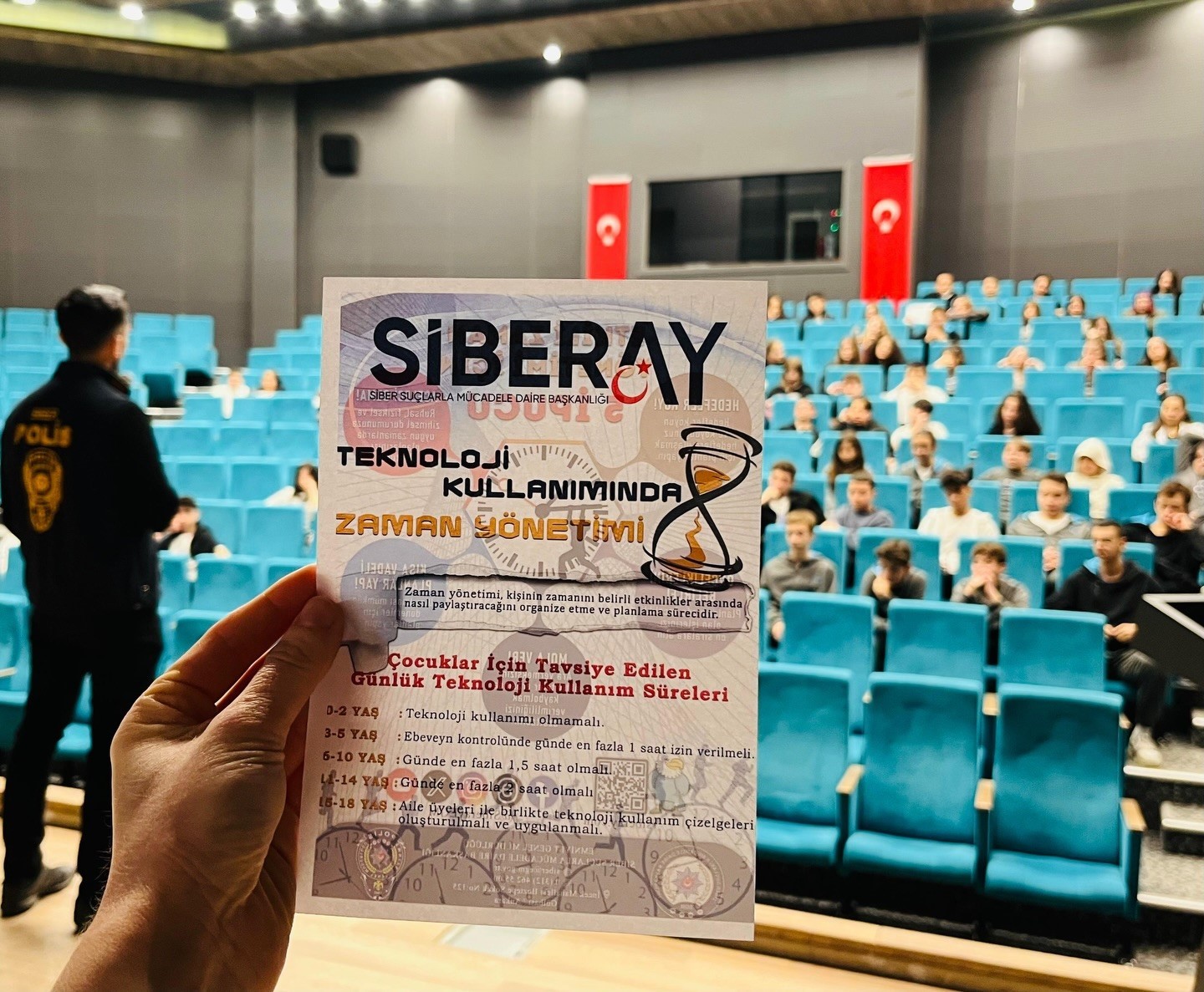 Kütahya İl Emniyet Müdürlüğü’nden öğrencilere siber farkındalık semineri