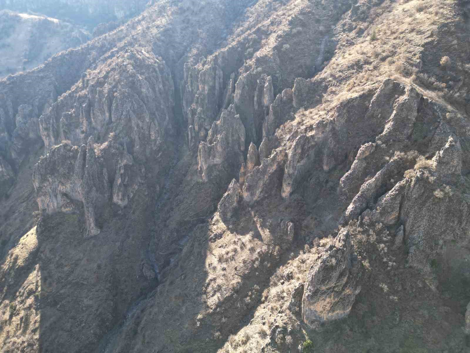 Şırnak’ta peri bacalarını andıran bölge keşfedildi