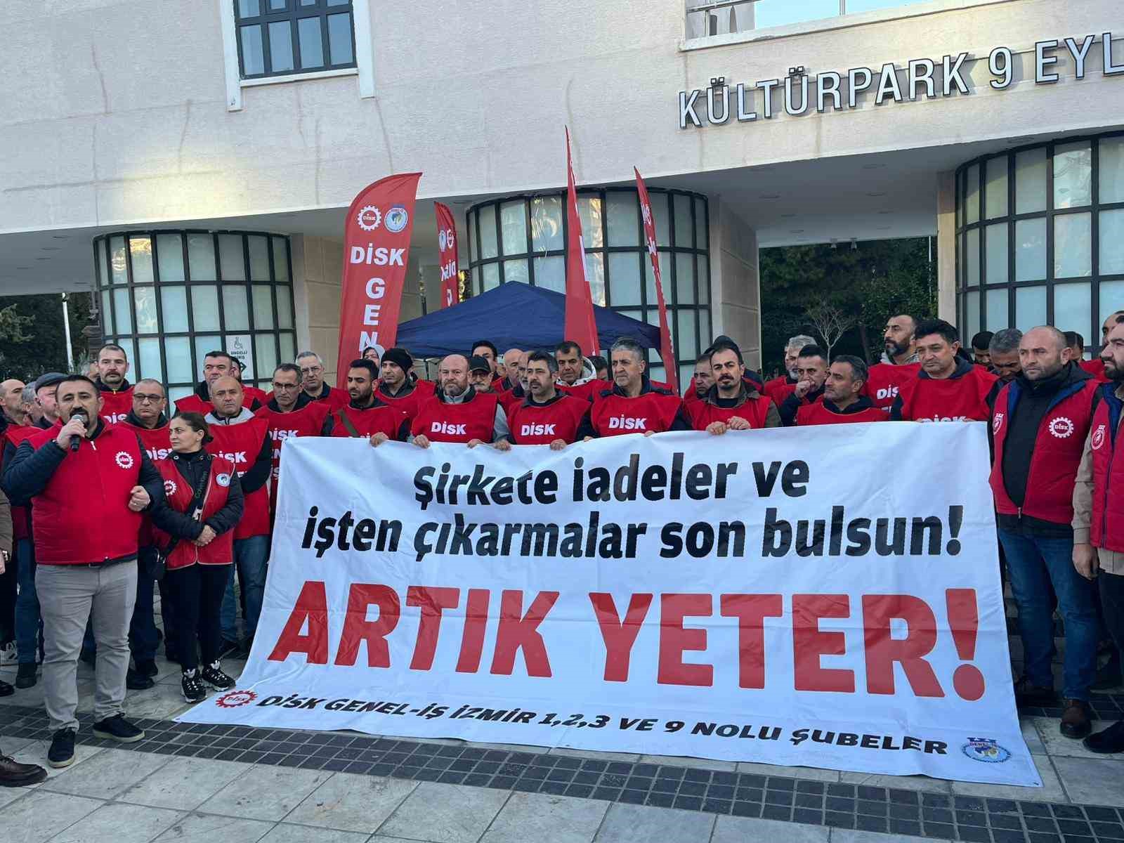 İzmir Büyükşehir işçileri: "Arkadaşlarımız işe dönünceye dek mücadele sürecek"