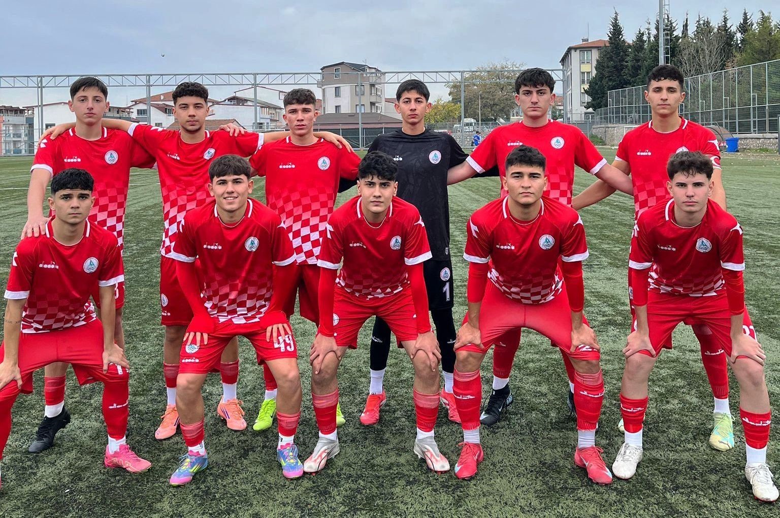 Körfez Gençlerbirliği U18 takımı liderliğini sürdürdü