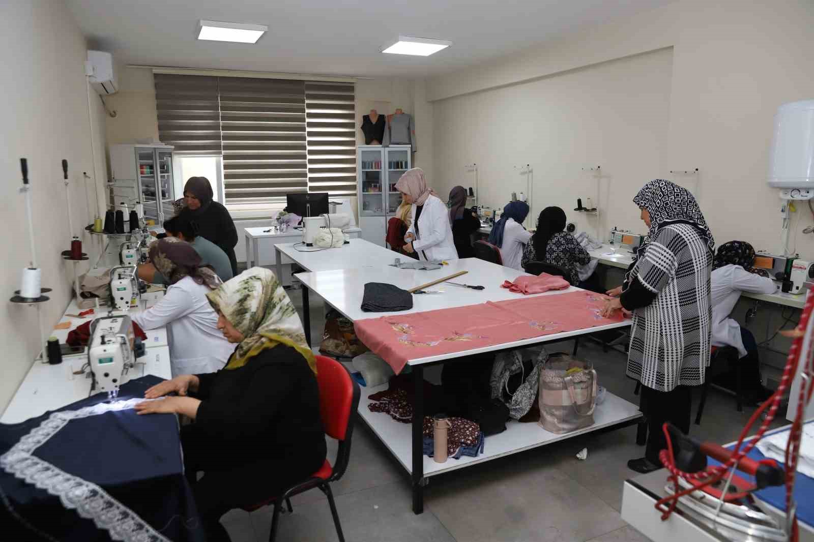 DİSMEK’te müzikten tekstile 15 branşta eğitim