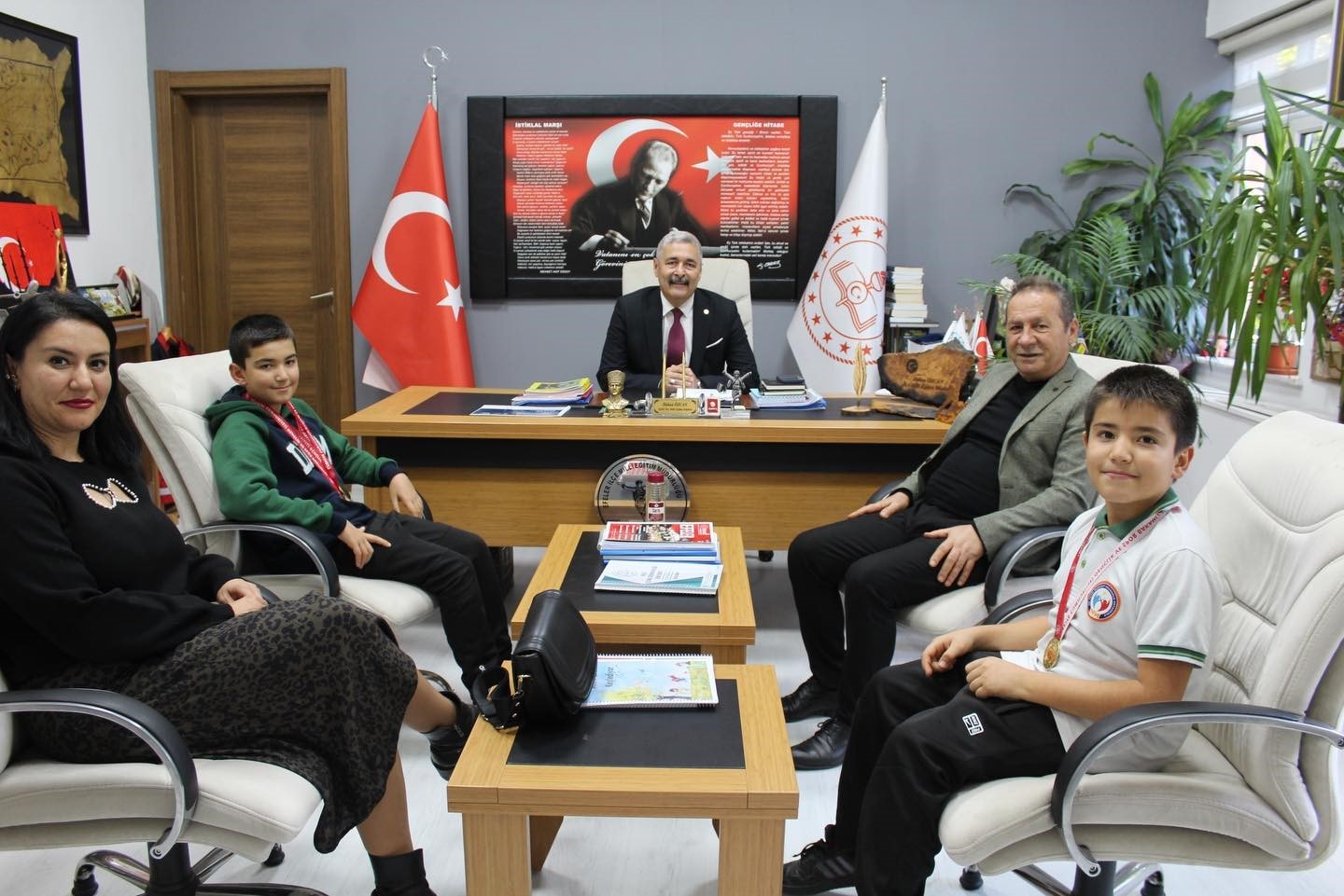 Paralimpik Yüzme Yarışı’nda il birincisi oldular